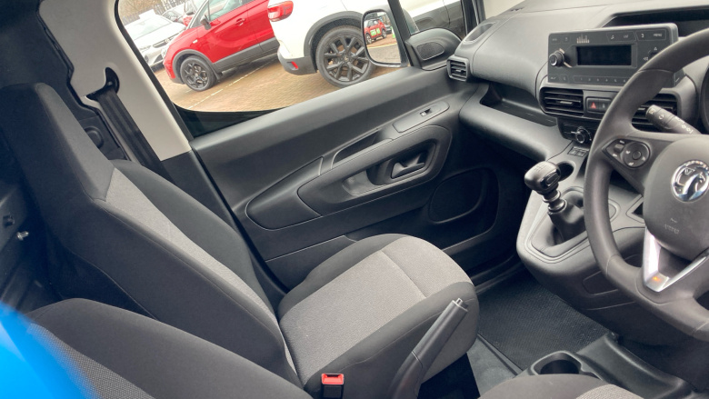 Vauxhall Combo Cargo Combo L1 Diesel 2300 1.5 Turbo D 100ps H1 Dynamic Van [6 Speed]